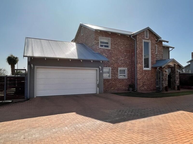3 Bedroom House, Tuscany Ridge, Kingfisher, Tuscany Ridge Estate