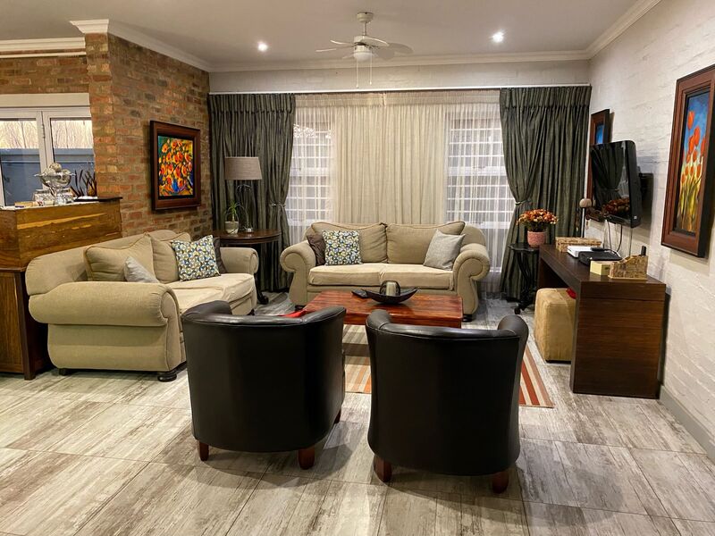 Living and sitting area