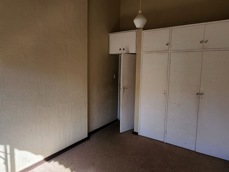 Third bedroom with built-in cupboards